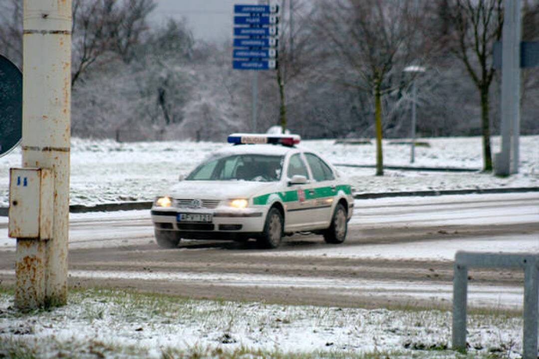 Iškritus sniegui Vilniuje padaugėjo avarijų