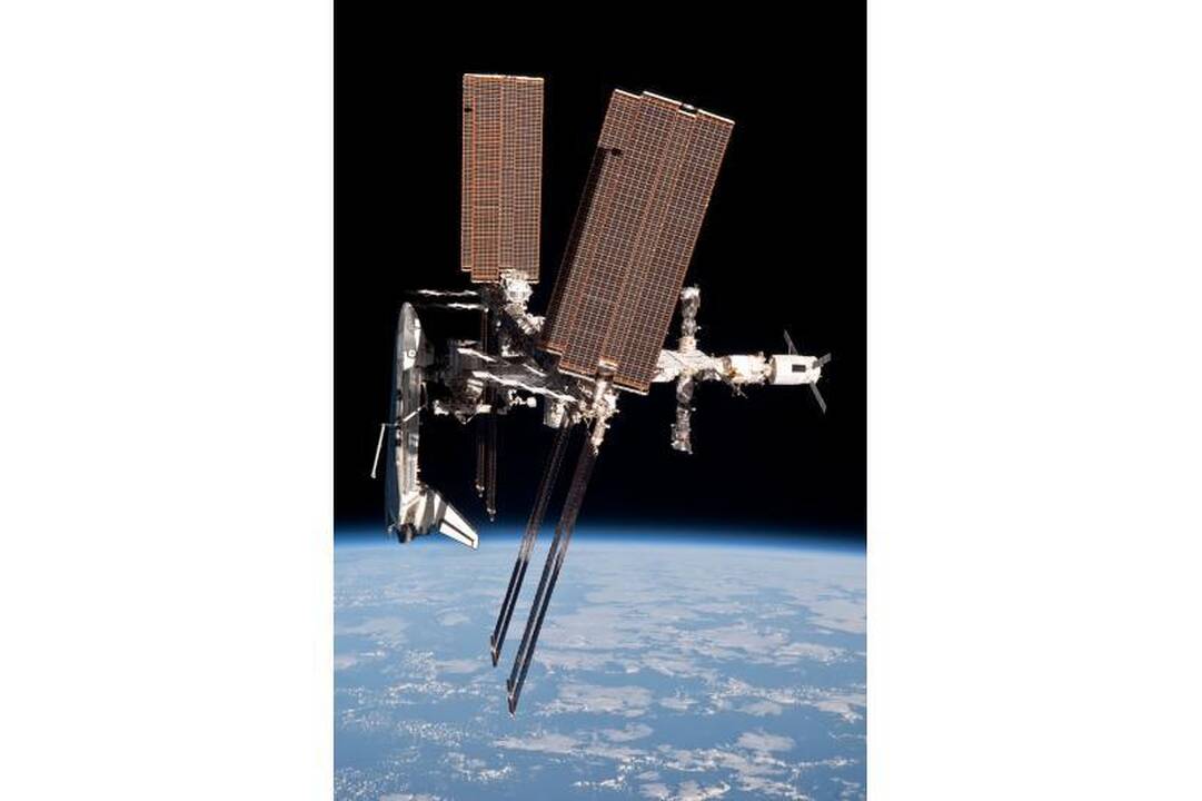 TKS ir "Endeavour" draugystė