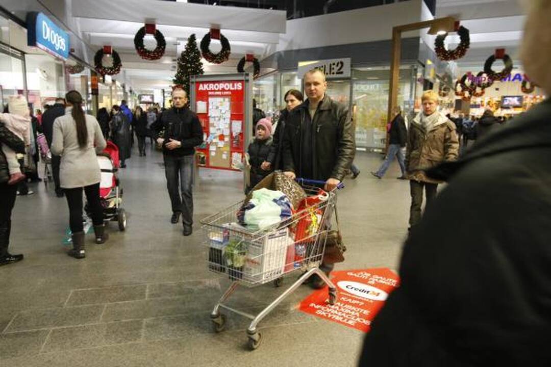 "Jamam": klaipėdiečiai "Akropolio" parduotuvėse tuštino lentynas