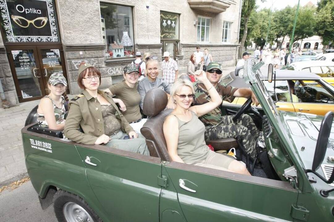 J.Statkevičiaus kolekcija – tarp prabangių mersedesų