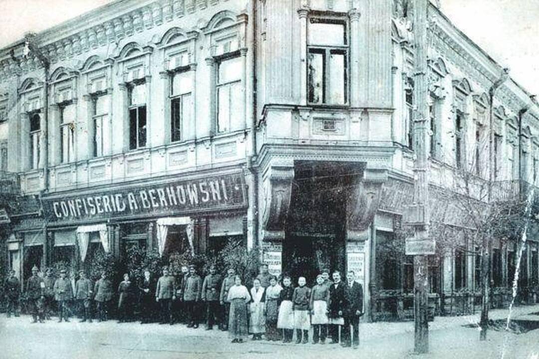 Lietuvio tapatybė: vis dar pakeliui iš kaimo į miestą