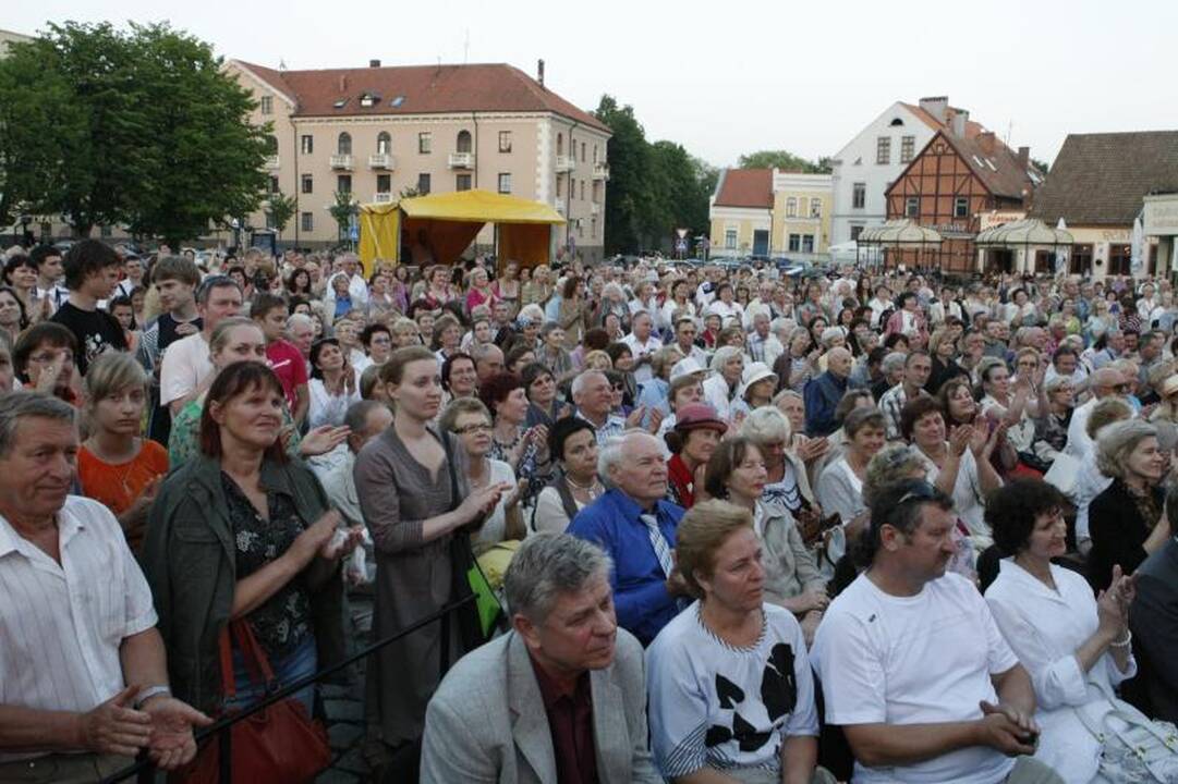 Valstybės dienos išvakarėse Klaipėdoje pagerbtas Vytautas Paukštė