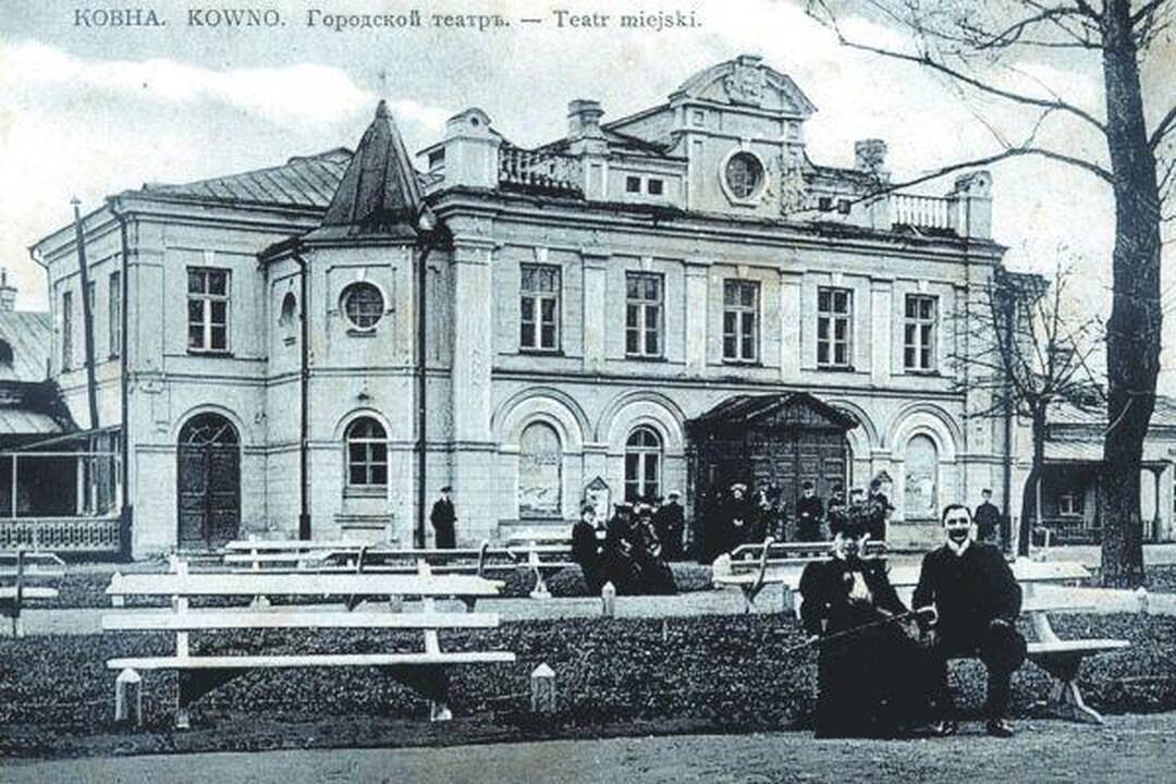 Lietuvio tapatybė: vis dar pakeliui iš kaimo į miestą