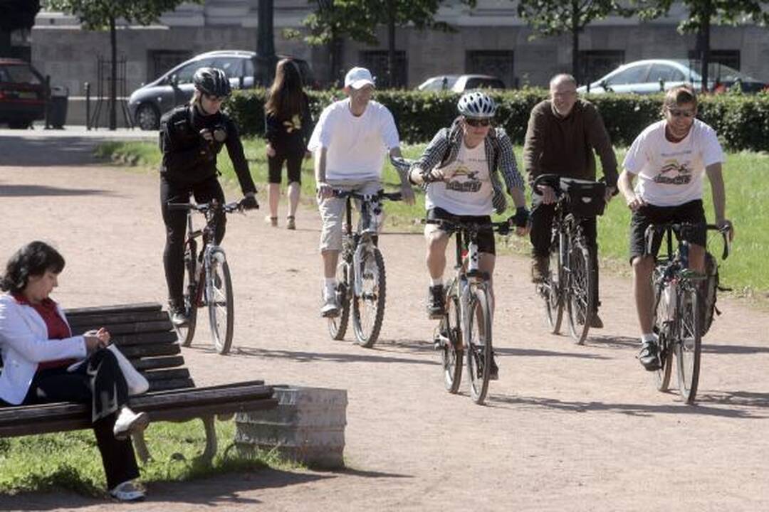 Vilniuje sutikti iš Didžiosios Britanijos dviračiais atvykę lietuviai