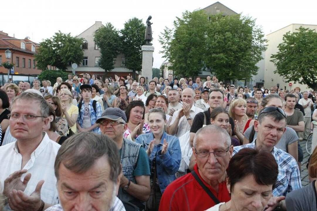 Valstybės dienos išvakarėse Klaipėdoje pagerbtas Vytautas Paukštė