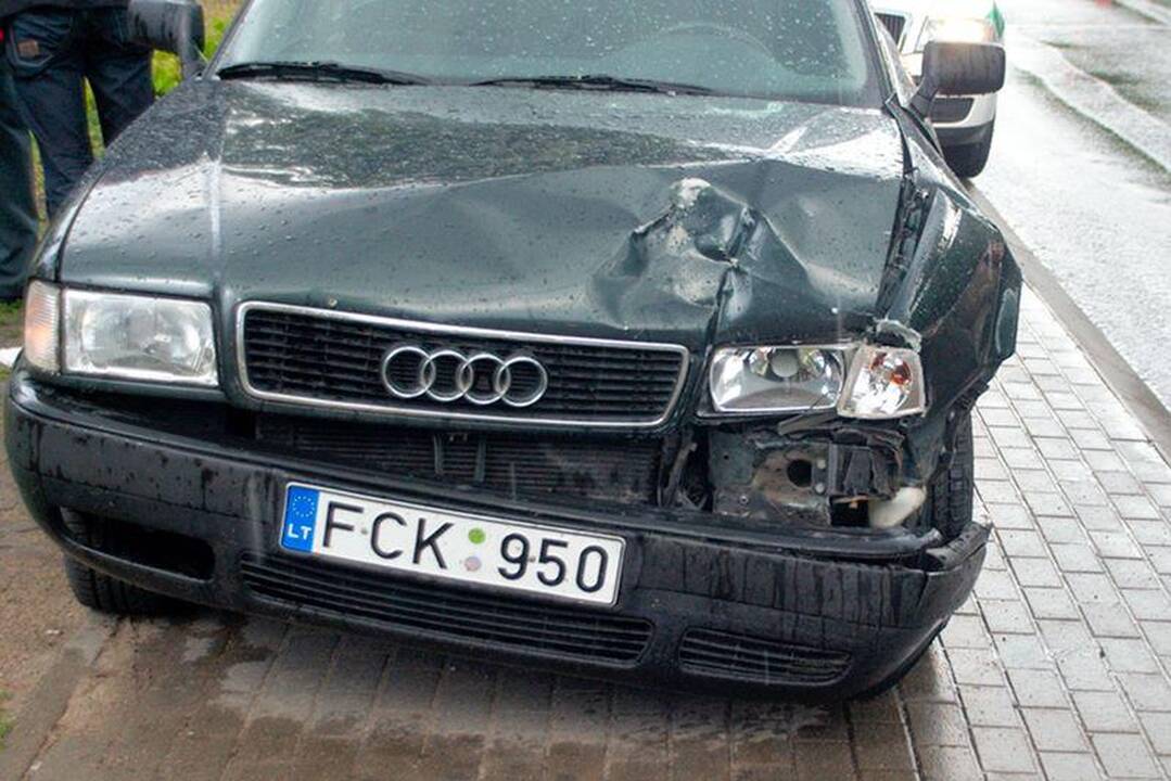 Nedėmesingas „Audi“ vairuotojas Vilniuje sukėlė avariją