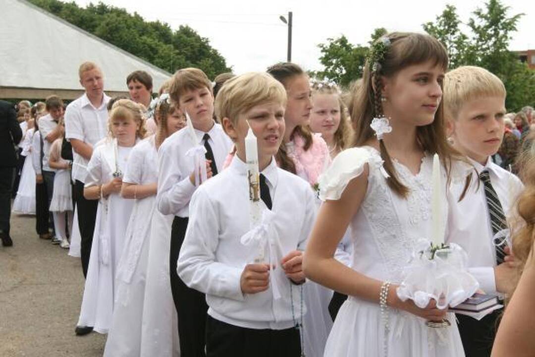 Parapijos šventėje - Pirmoji komunija ir koncertas