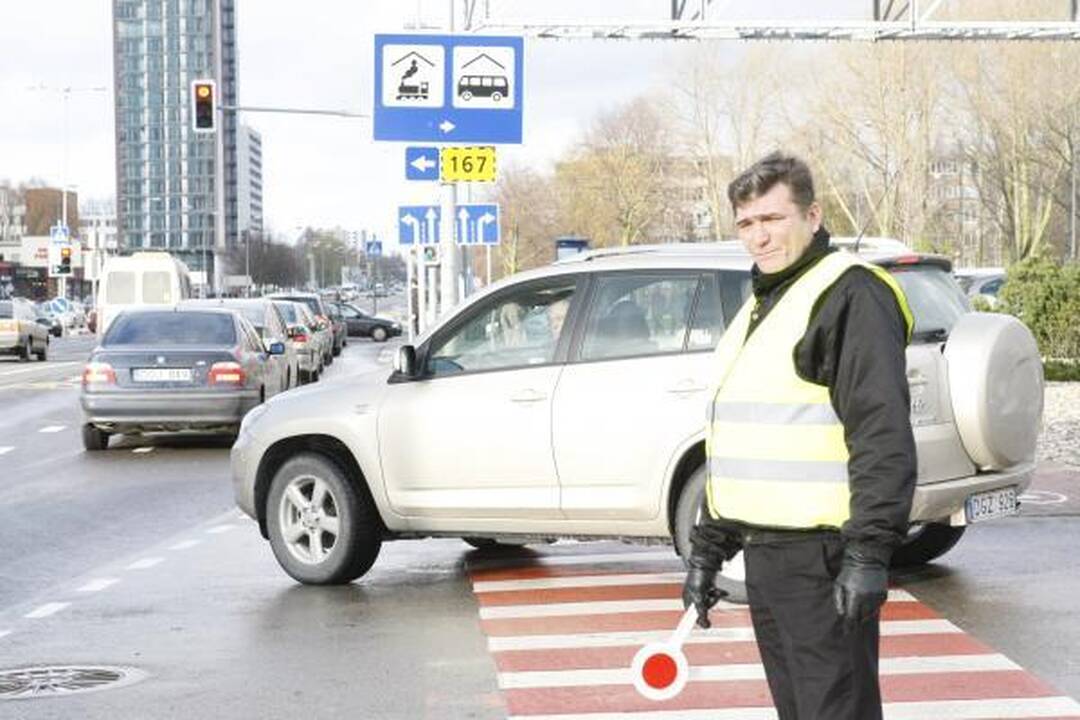 "Jamam": klaipėdiečiai "Akropolio" parduotuvėse tuštino lentynas