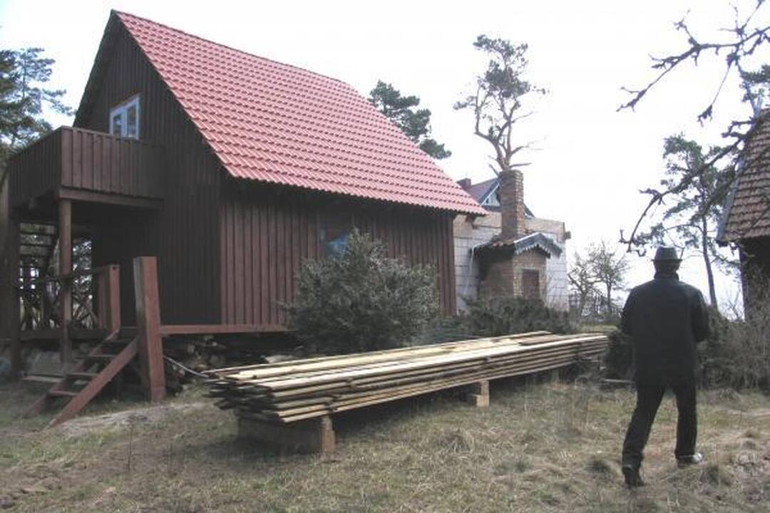 A.Lapinskui liepta nugriauti savavališkus statinius Nidoje 