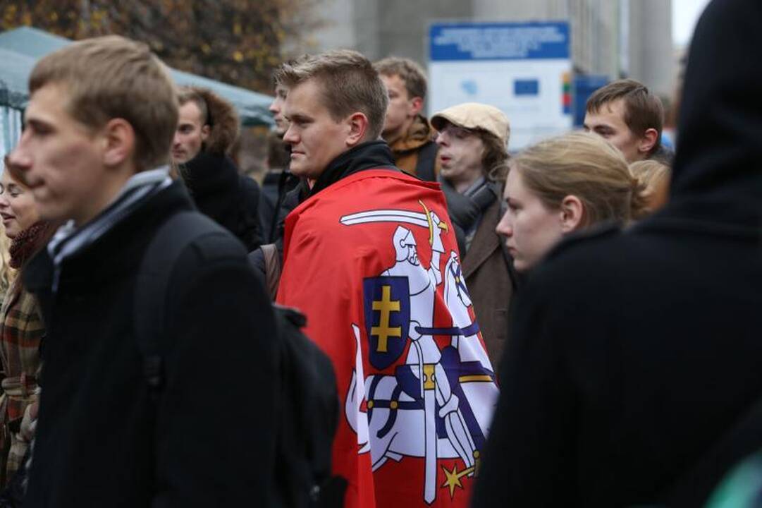 Jaunimas ragino nesitepti rankų neskaidriais rinkimais