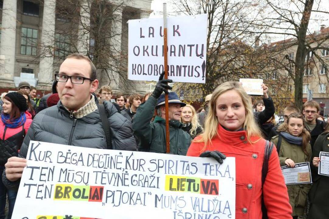 Jaunimas ragino nesitepti rankų neskaidriais rinkimais