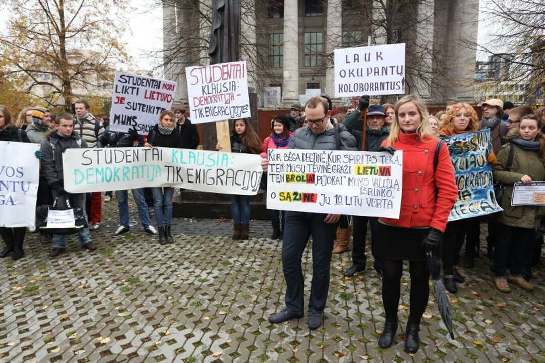Jaunimas ragino nesitepti rankų neskaidriais rinkimais