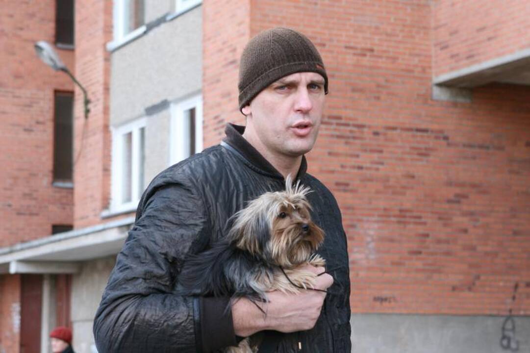 Policija ramino šuniuką nužudyti grasinusį Gintarą Einikį