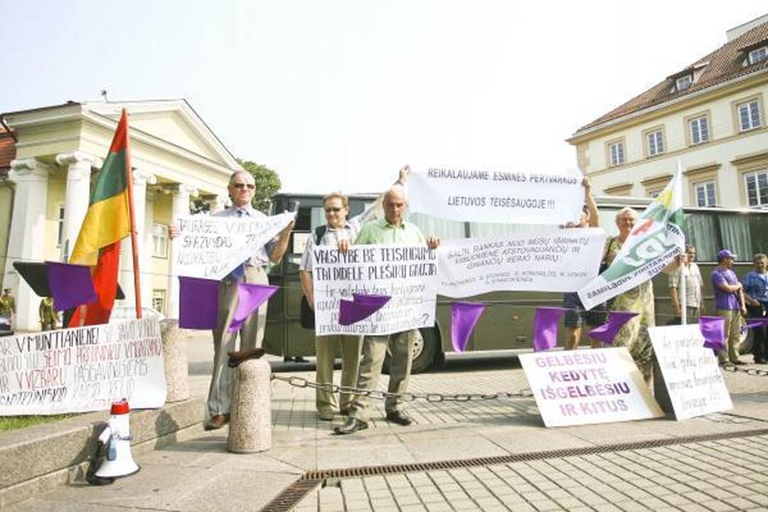 "Drąsiaus kelias" protestavo prie Prezidentūros