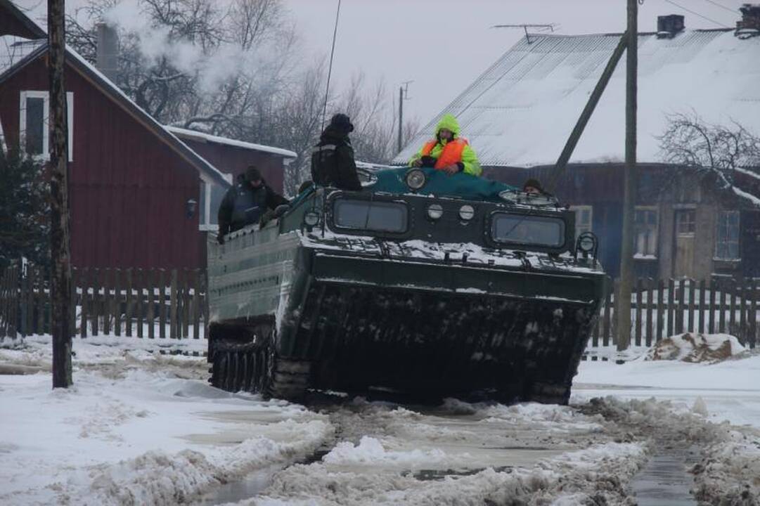 KAM: kariai  visada pasirengę tapti geriausiais civilių draugais