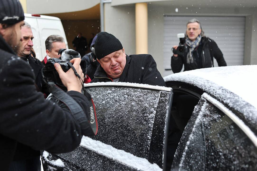 Mėnesiui suimtas K.Kriščiūnas šypsojosi: jaučiuosi puikiai