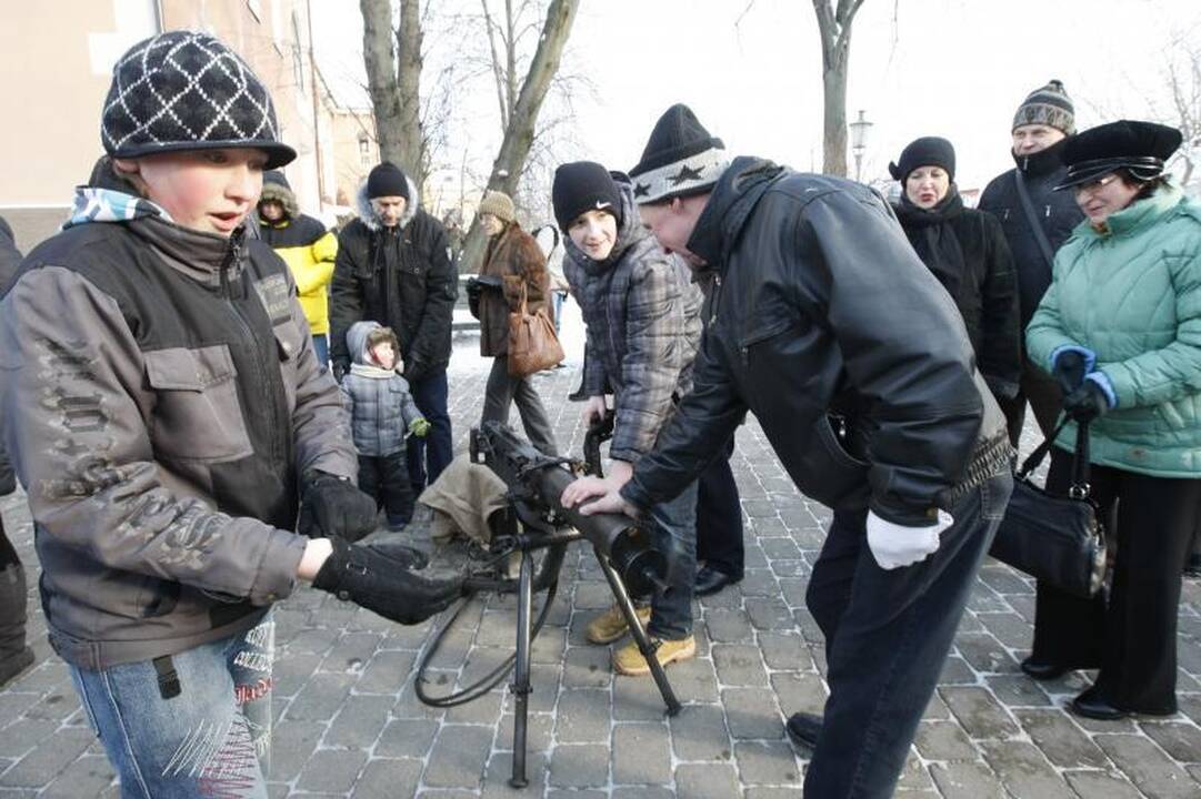 Prefektūros šturmas Teatro aikštėje – įspūdingas kaip ir prieš 90 metų