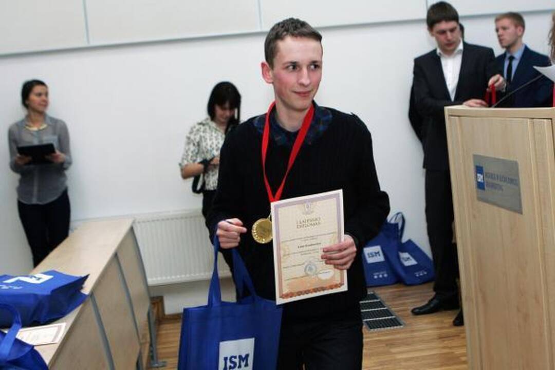 Moksleivių ekonomikos ir verslo olimpiados auksas – kauniečiams