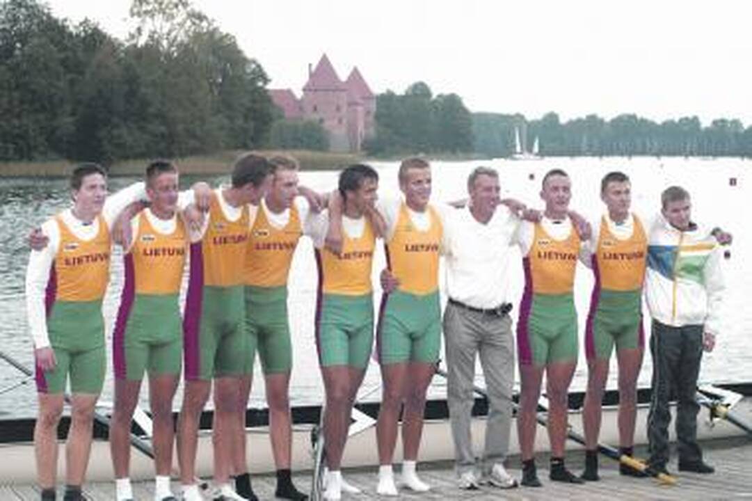 Čempionai: Klaipėdos irkluotojai, iškovoję aukso medalius: M.Lideika, R.Balsys, M.Statkus, M.Mickus, E.Žarskis, K.Juozėnas, Z.Gudauskas (treneris), D.Balsys, yrininkas M.Ralickas ir...