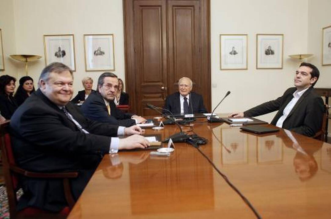 Graikai brenda iš aklavietės?