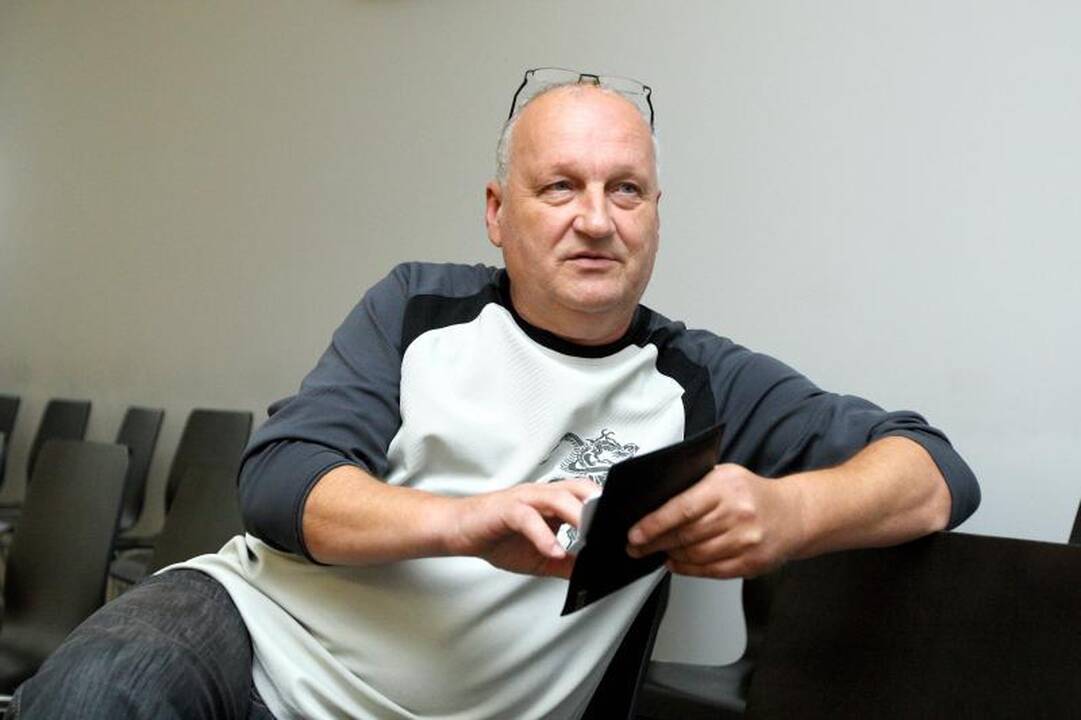 Direktorius neigia pasisavinęs 2 mln. litų: važinėju senu automobiliu