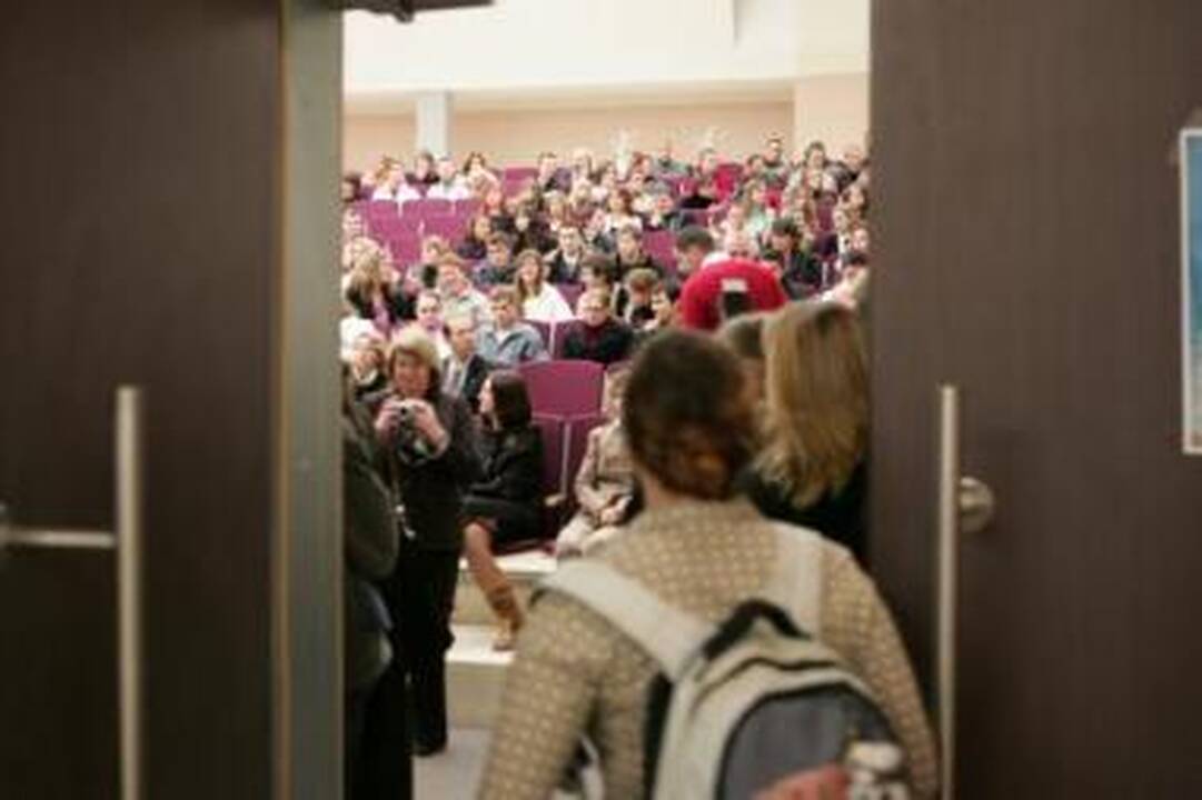 Kova: studentai siekia, kad palūkanos už studijų paskolas neviršytų 5 proc.