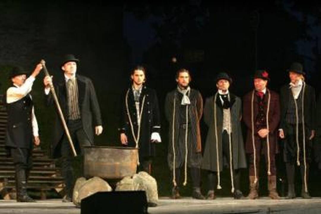 Nuomonės: daugumai susirinkusiųjų spektaklis paliko neišdildomą įspūdį, tačiau buvo kauniečių, kuriems drama pasirodė sunkiai suprantama.