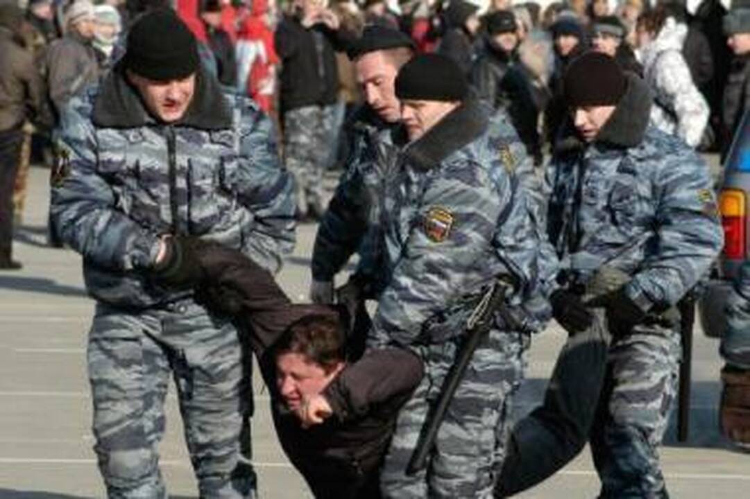 Planas: pasak omonininkų, per protestus jie privalo suimti mažiausiai po tris žmones ir, jeigu to nepadaro, netenka priedo prie atlyginimo arba premijos.