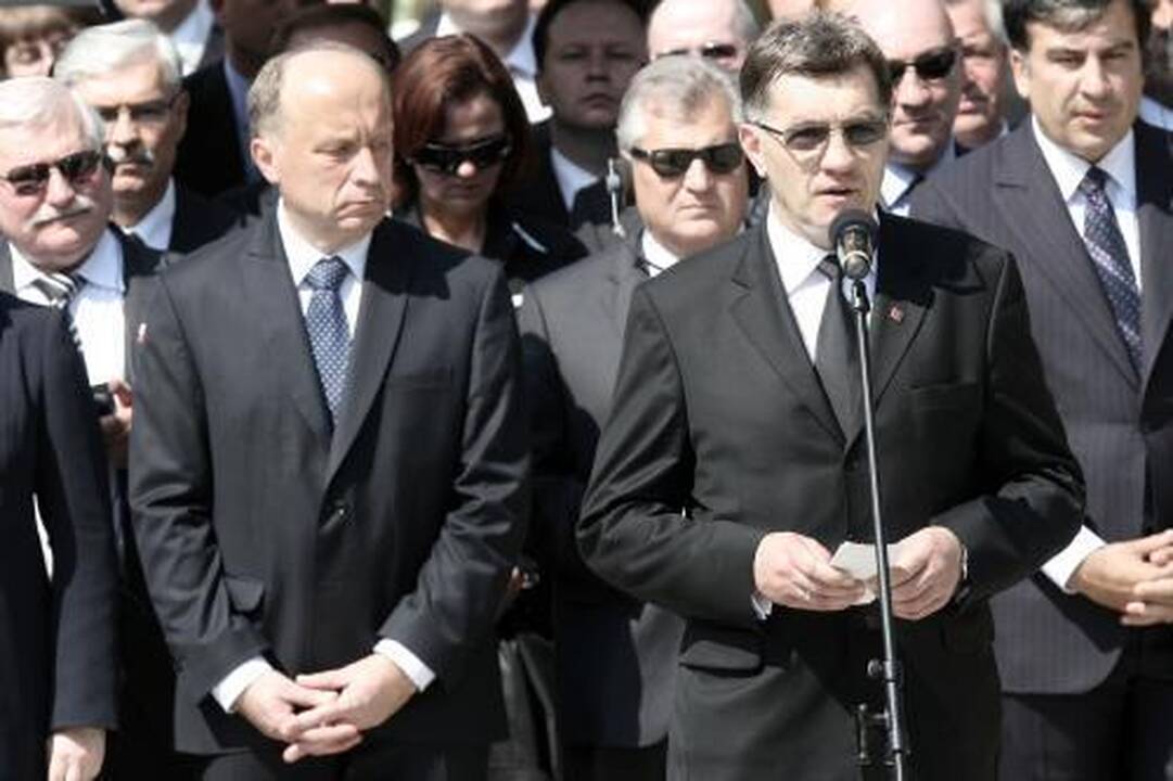 Vienas kalbėjo, kiti negirdėjo