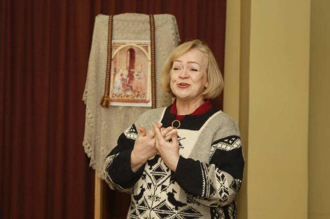 Našlaičius sušildė savo rankų darbo mezginiais