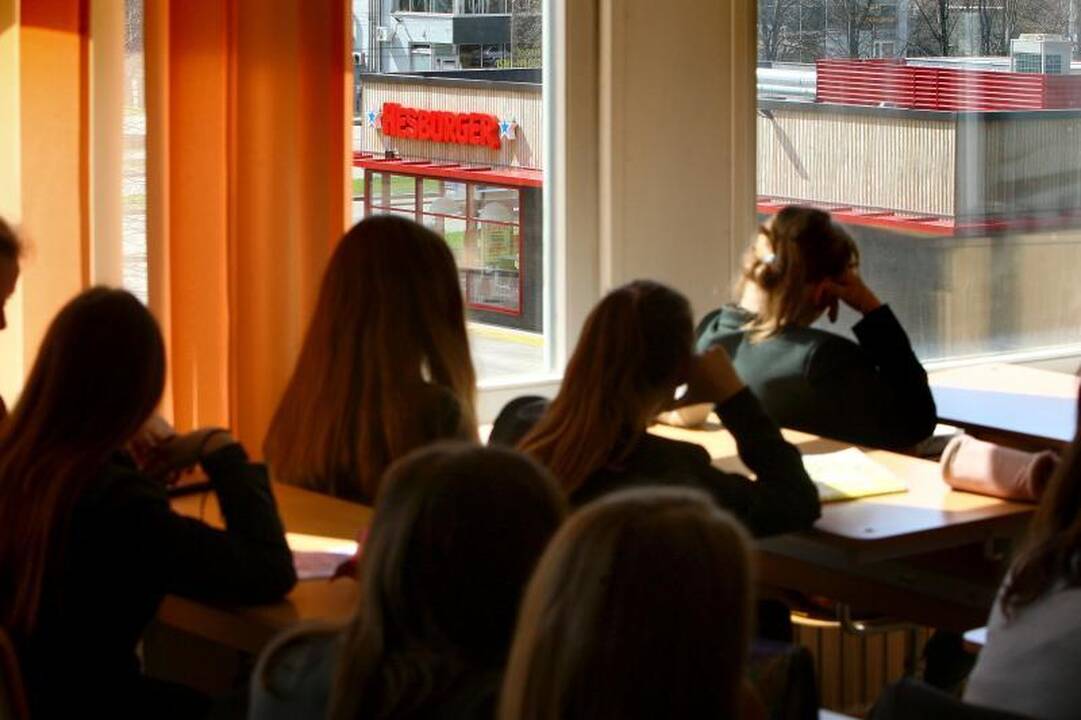 Apsukrumas: pakeliui į mokyklą – mėsainių viliotinis 