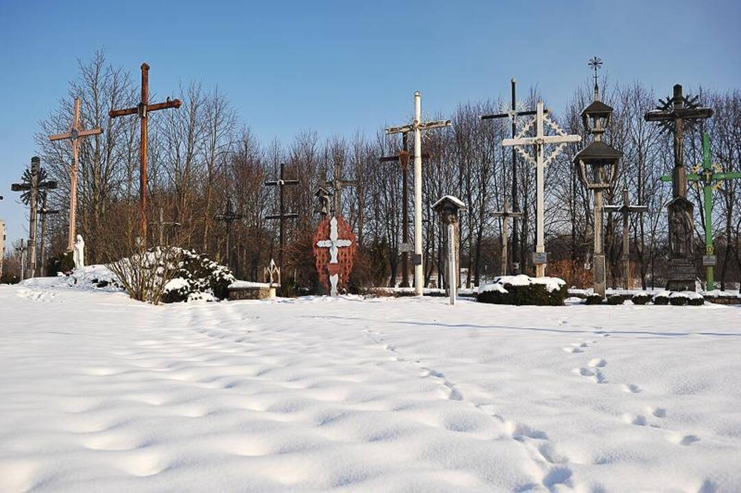 Kryžių kalnelį prižiūri tik patys gyventojai