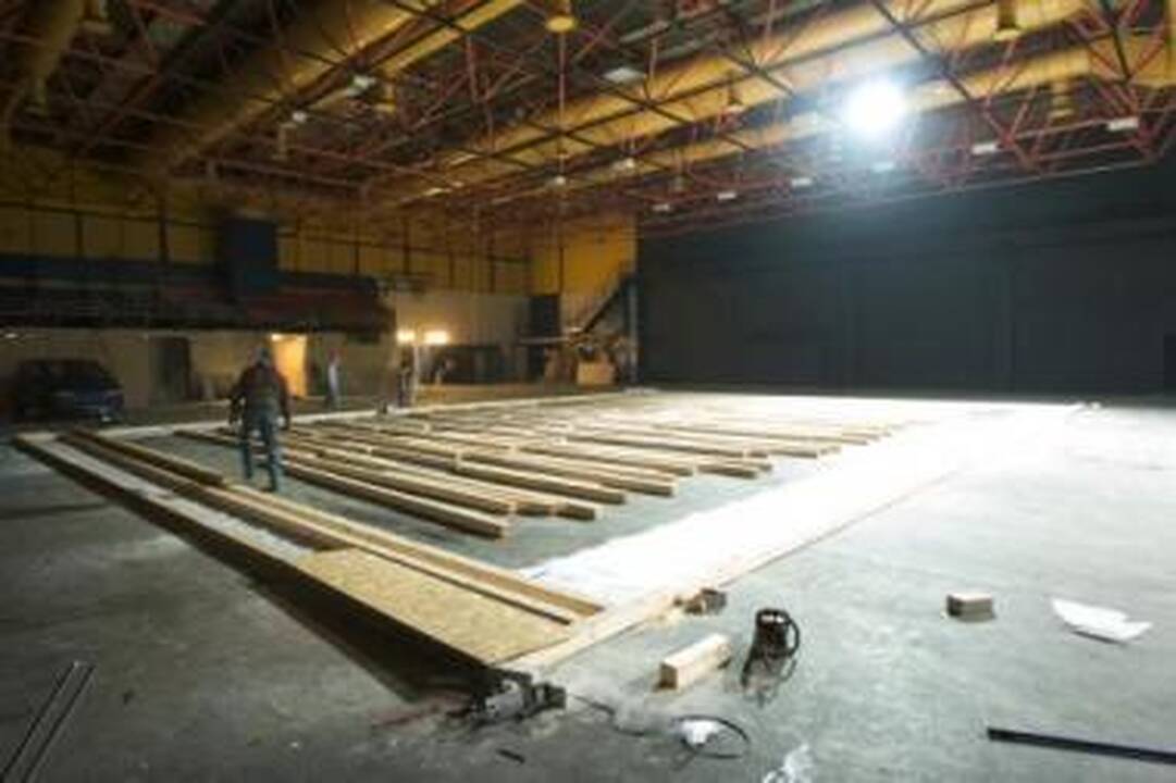 Moderniam teatrui sietynų spindesio nereikia