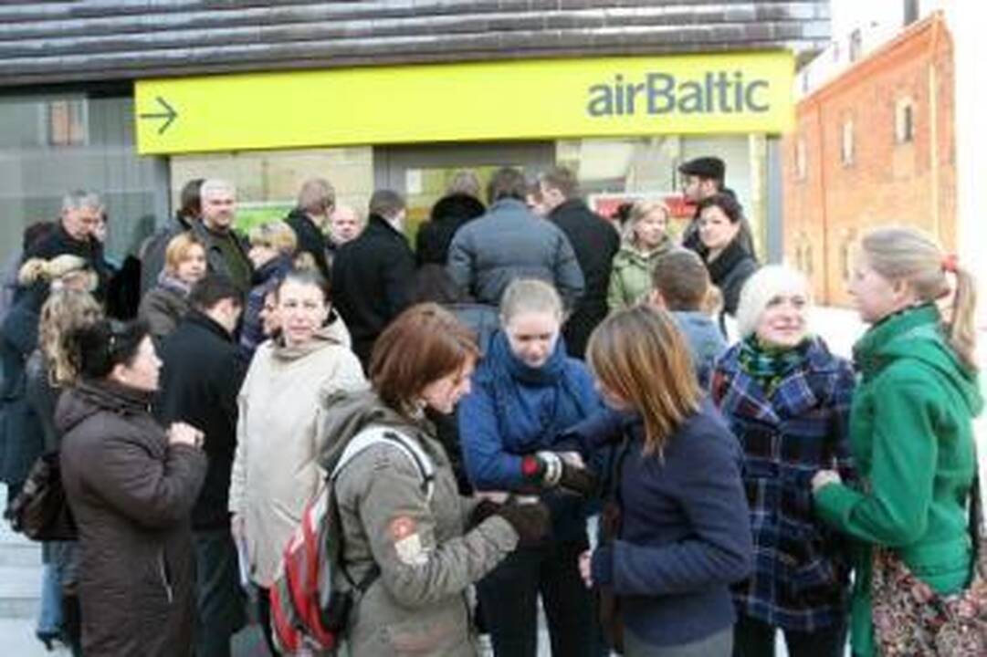 Dėl pigių lėktuvo bilietų – bemiegė naktis