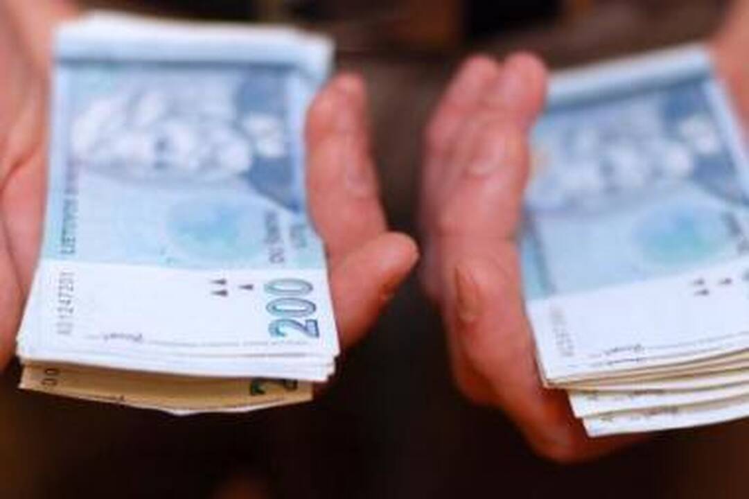 Patarimas: skolinantis iš privačių kreditorių rekomenduojama ypač gerai įsigilinti į siūlomas sąlygas, nes paimta paskola gali tapti labai sunkia našta.