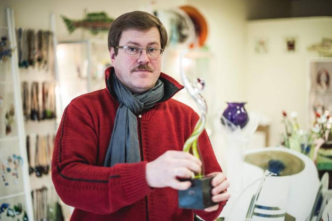 Konkurso „Metų kaunietė“ nugalėtojai – stiklo dizainerio statulėlė