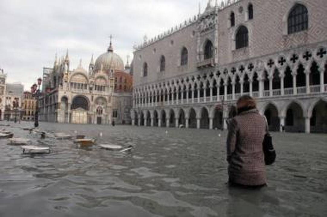 Venecija pradėjo tvinti