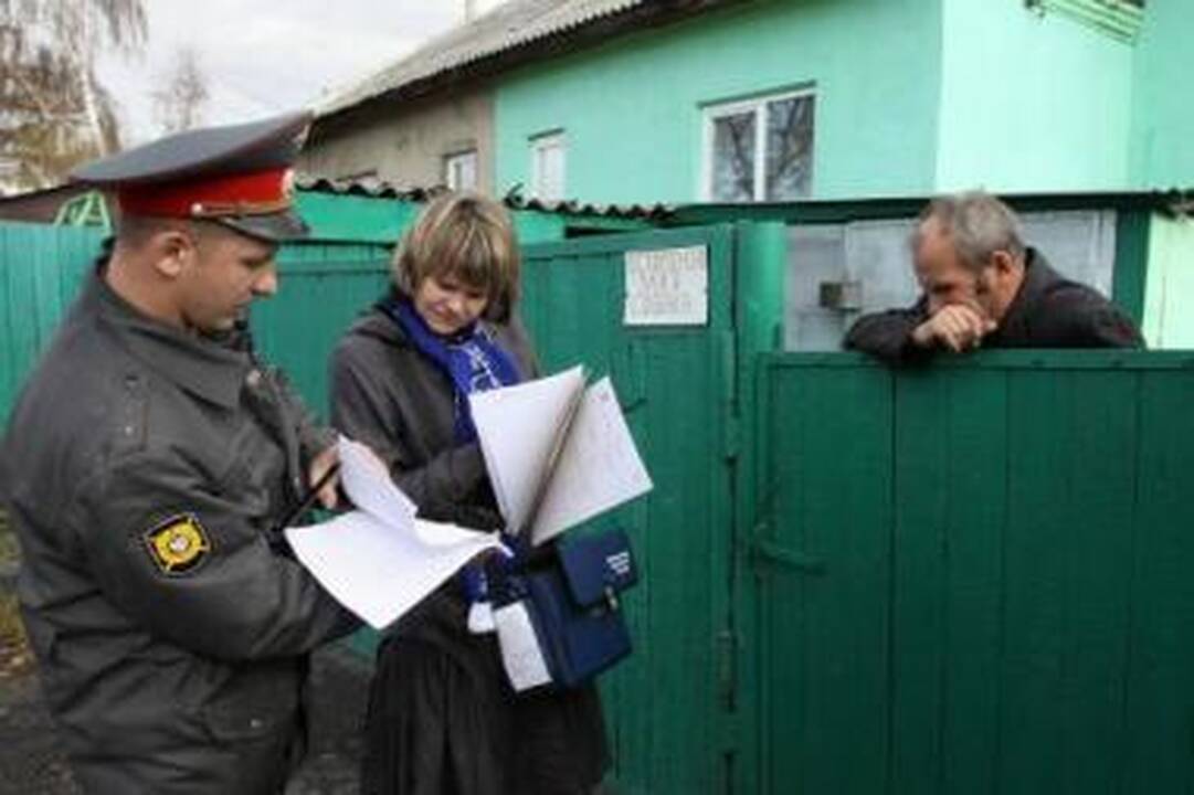Ryšiai: vietos gyventojai teigė, kad skųstis teisėsaugai buvo beprasmiška, nes milicininkai glaudžiai bendradarbiavo su nusikaltėliais.