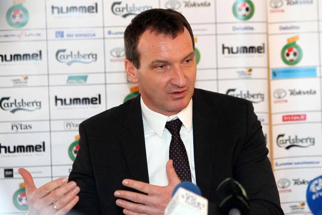 C.Laszlo tikisi revanšo