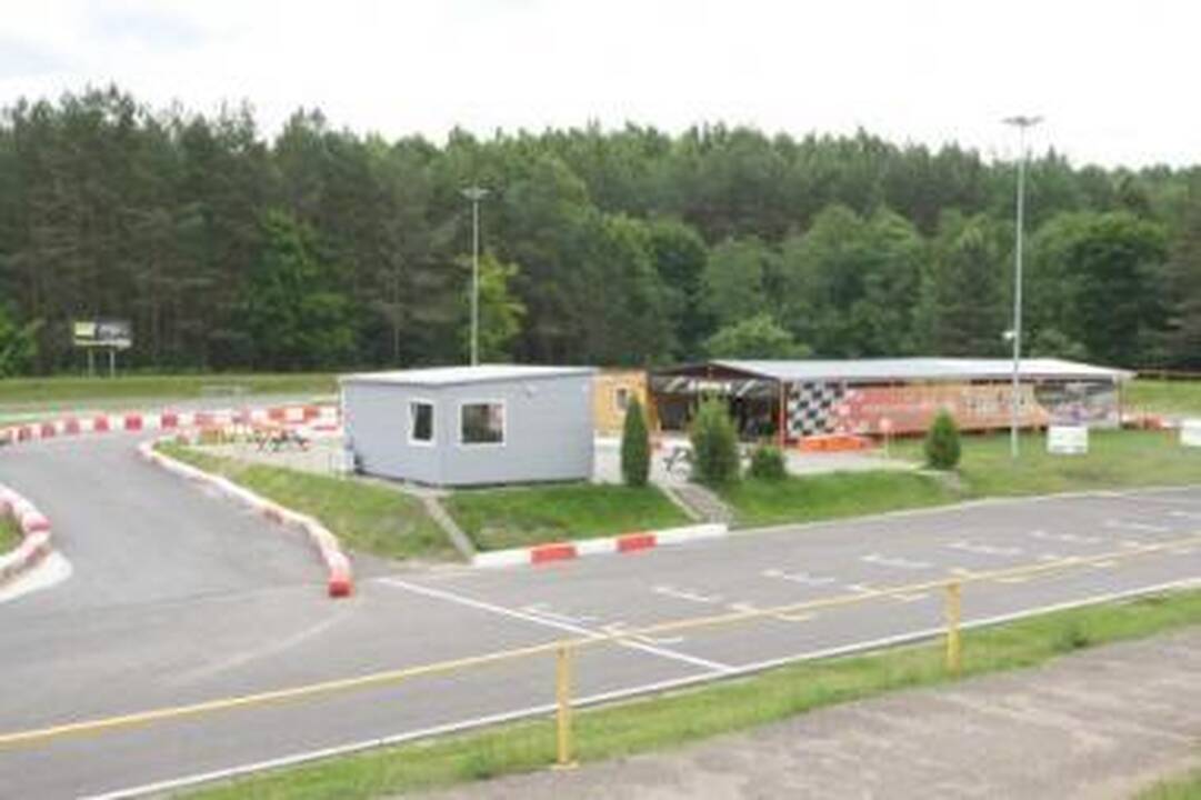 Įtarimai: Plytinės kartodromo šeimininkai įtaria, kad lenktynių trasą sužlugdyti siekia statybų bendrovės ir aplink žemių prisipirkę asmenys.