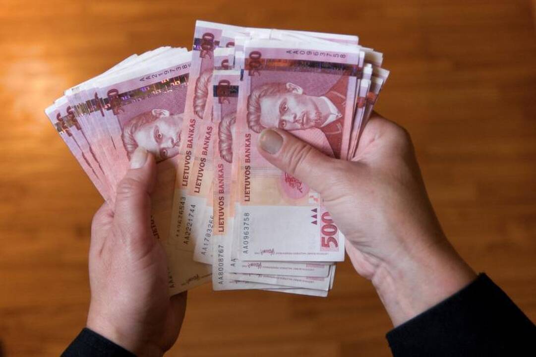 Paradoksas: gyvenimas negerėja, o grynųjų lietuviai turi vis daugiau