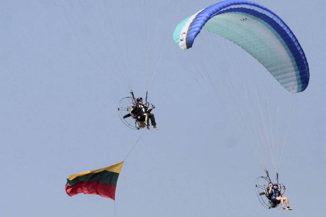 Trakuose prasidėjo parasparnių fiesta