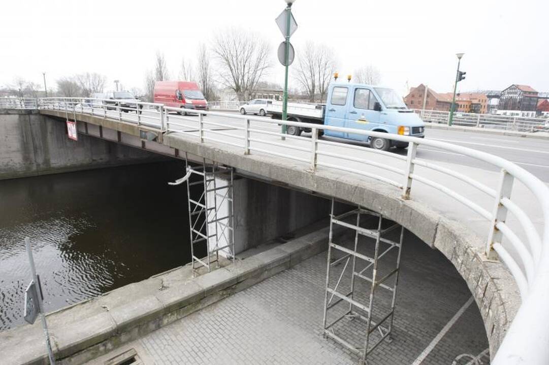 Klaipėdoje gali tekti uždaryti Pilies tiltą  