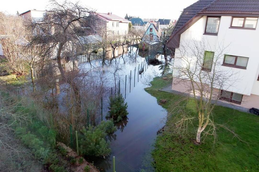 Namų kvartale formuojasi naujas ežeras. Pildosi istorikų įspėjimas? 