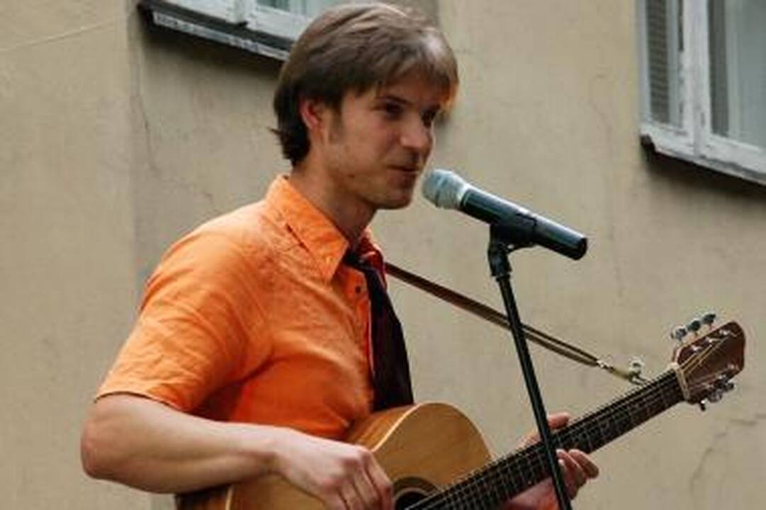 „Akustinėse spalvose“ – bardas J.Baltokas