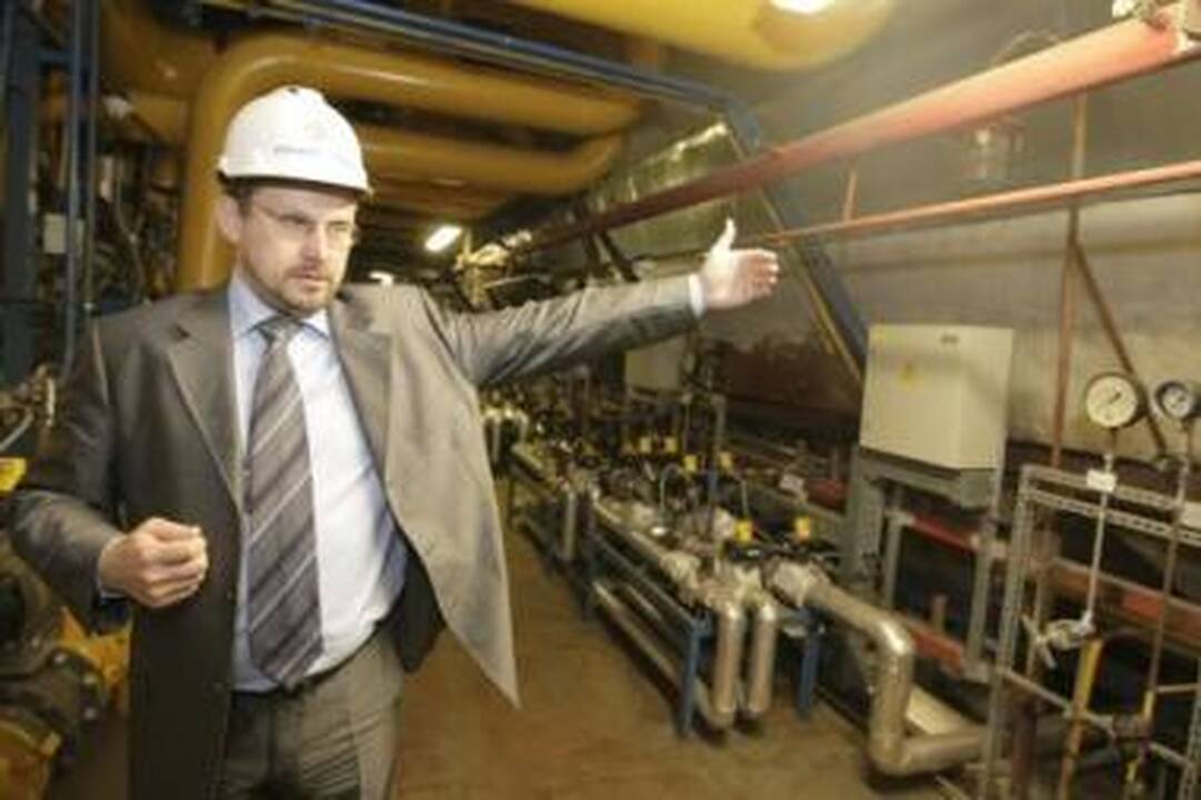 Taryba loja, šilumininkų karavanas eina