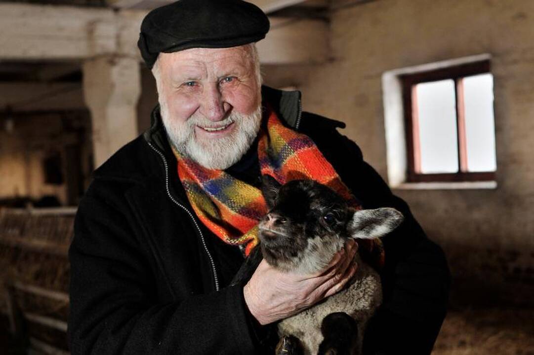Skandalingasis leidėjas užuovėjos ieško tarp avių
