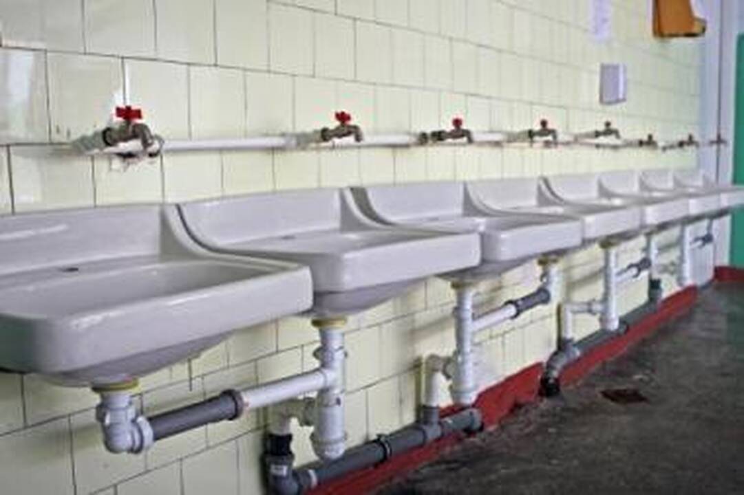 Nuostoliai: savivaldybės delsimas 15 centų padidinti vandens tarifą "Vilniaus vandenims" kas mėnesį kainuos po maždaug 200 tūkst. litų.
