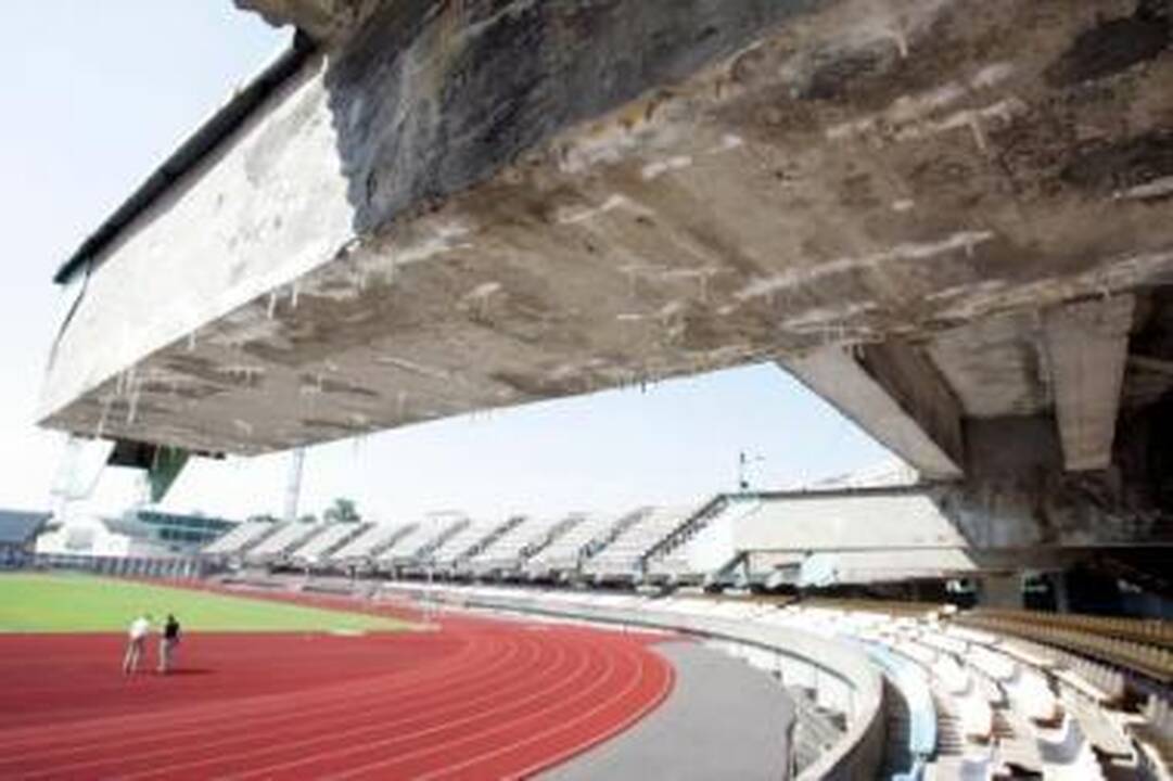 Paradoksas: S.Dariaus ir S.Girėno stadionas kirmija, bet verslininkai į jį investuoti negali.