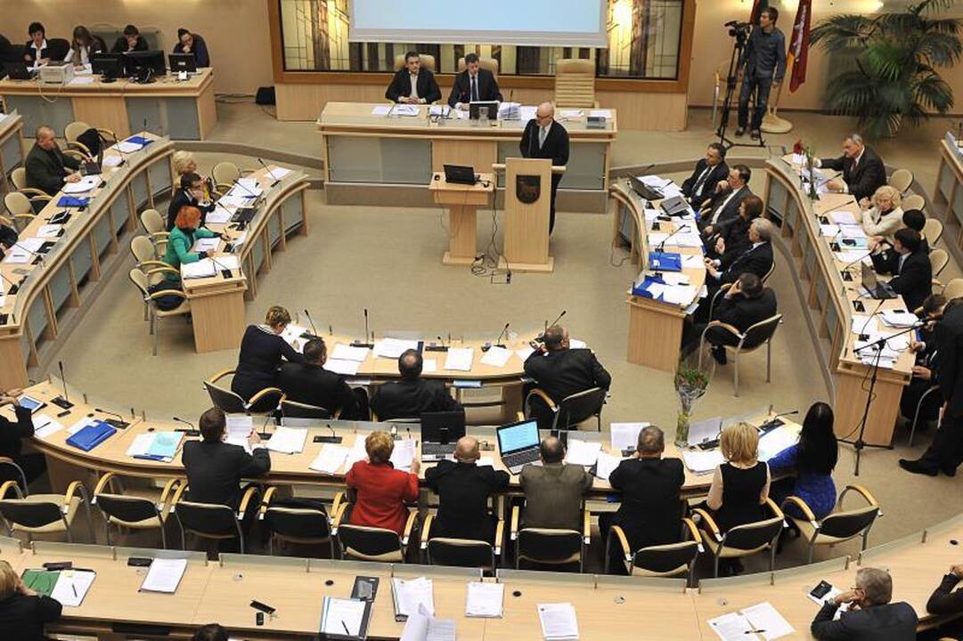 Kauno politikai nori sumokėti R.Šalūgai nepaisydami įstatymų